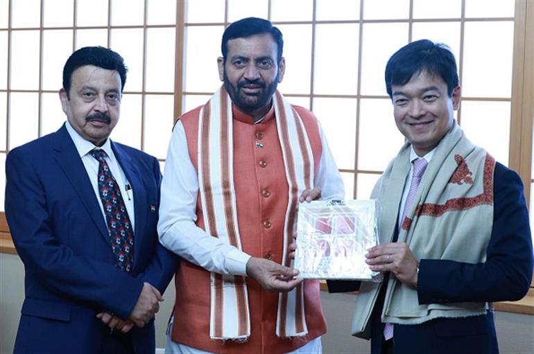 Chief Minister Naib Singh Saini met with Japanese ministers on the first day of his visit to Japan.